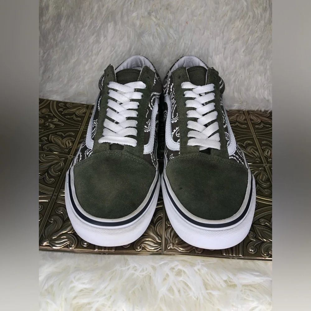 Vans Men's Green Paisley Sneakers size 7 Women’s 8.5